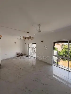 Spacious 6 Bedroom Three-Storey House for Rent at Papiliyana (EM228RN)