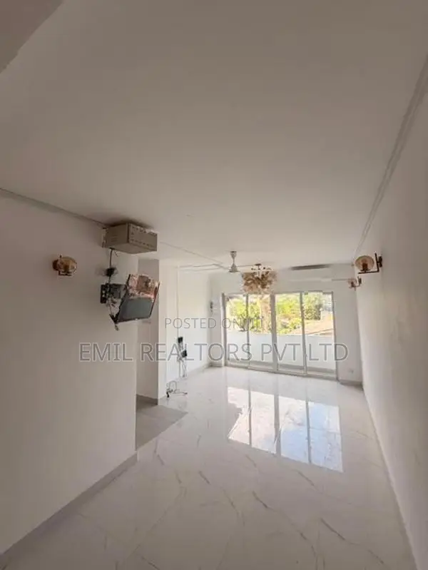 Spacious 6 Bedroom Three-Storey House for Rent at Papiliyana (EM228RN)