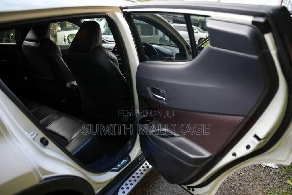 Toyota CHR 2017 SUV (Used)