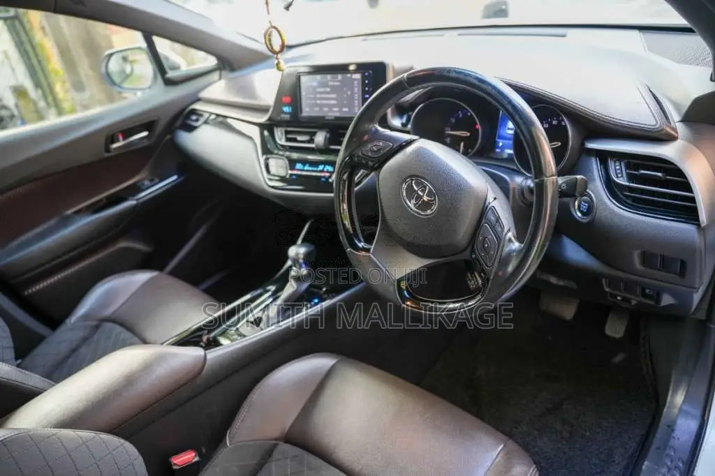 Toyota CHR 2017 SUV (Used)