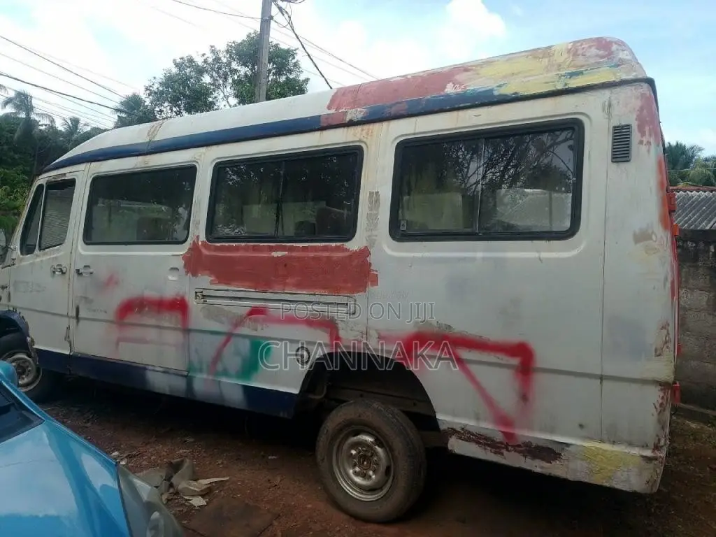 Force Traveling 2008 Bus (Used)