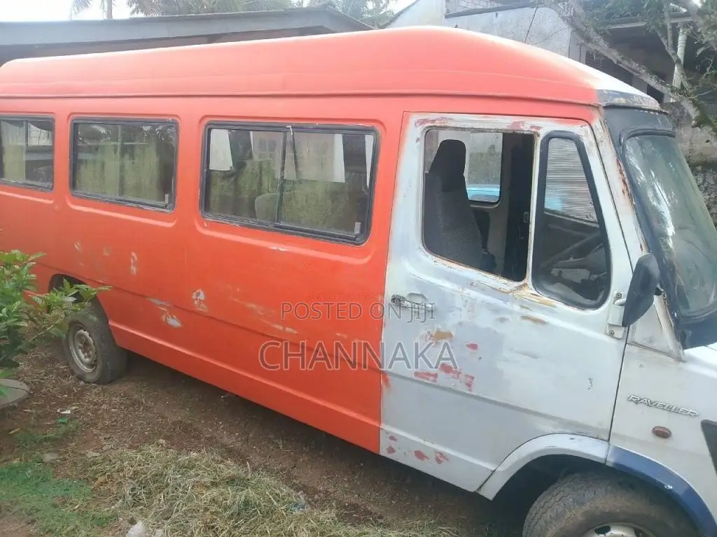 Force Traveling 2008 Bus (Used)