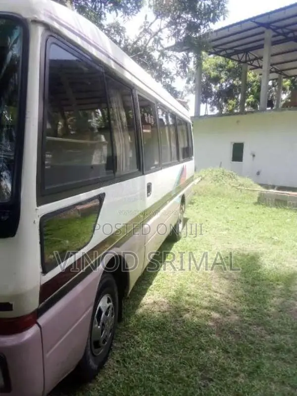 Mitsubishi Baby Rosa 1990 Bus (Used)