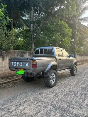 Toyota Hilux 1990 Pickup (Used)