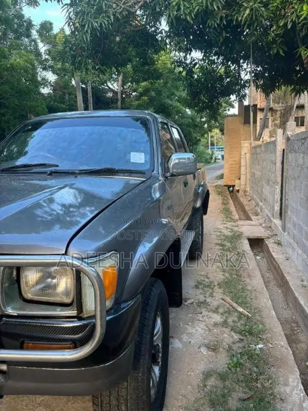 Toyota Hilux 1990 Pickup (Used)