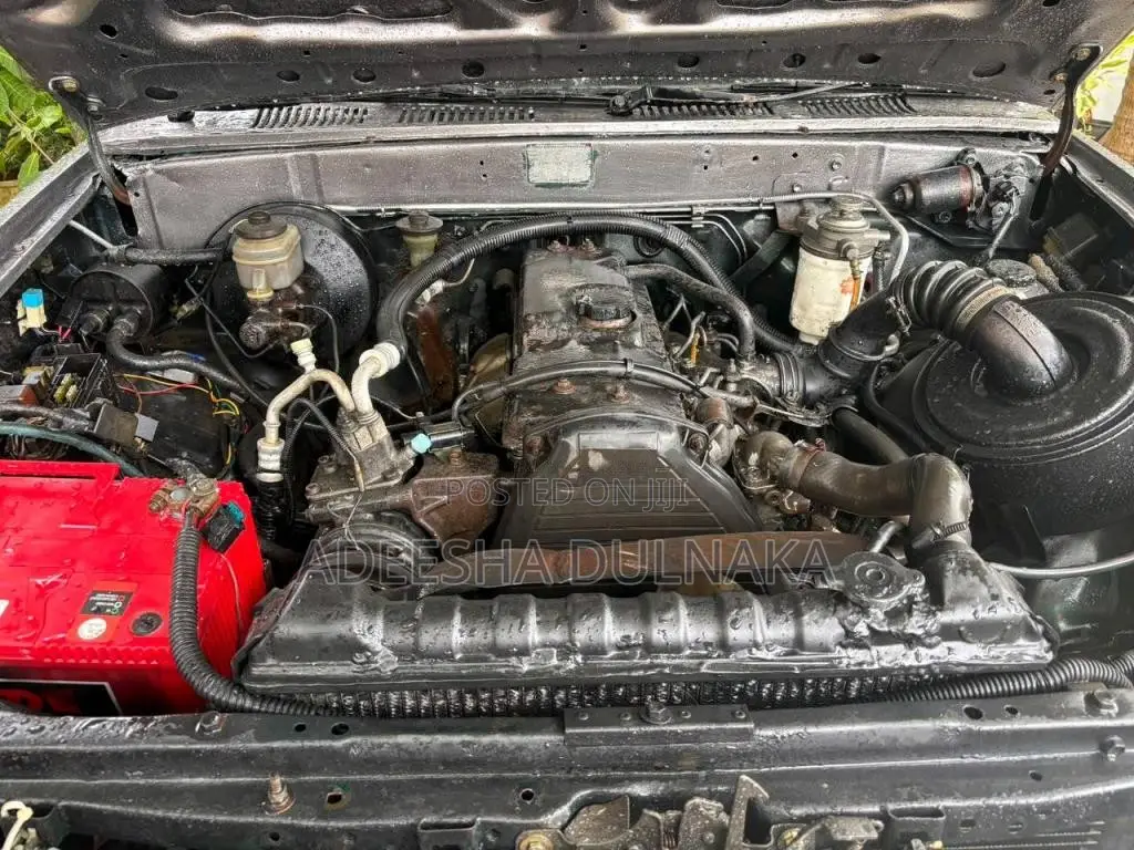 Toyota Hilux 1990 Pickup (Used)