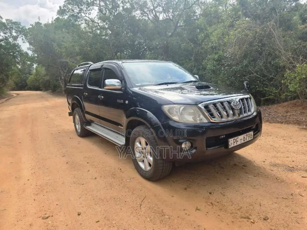Toyota Hilux Vigo 2011 Pickup (Used)