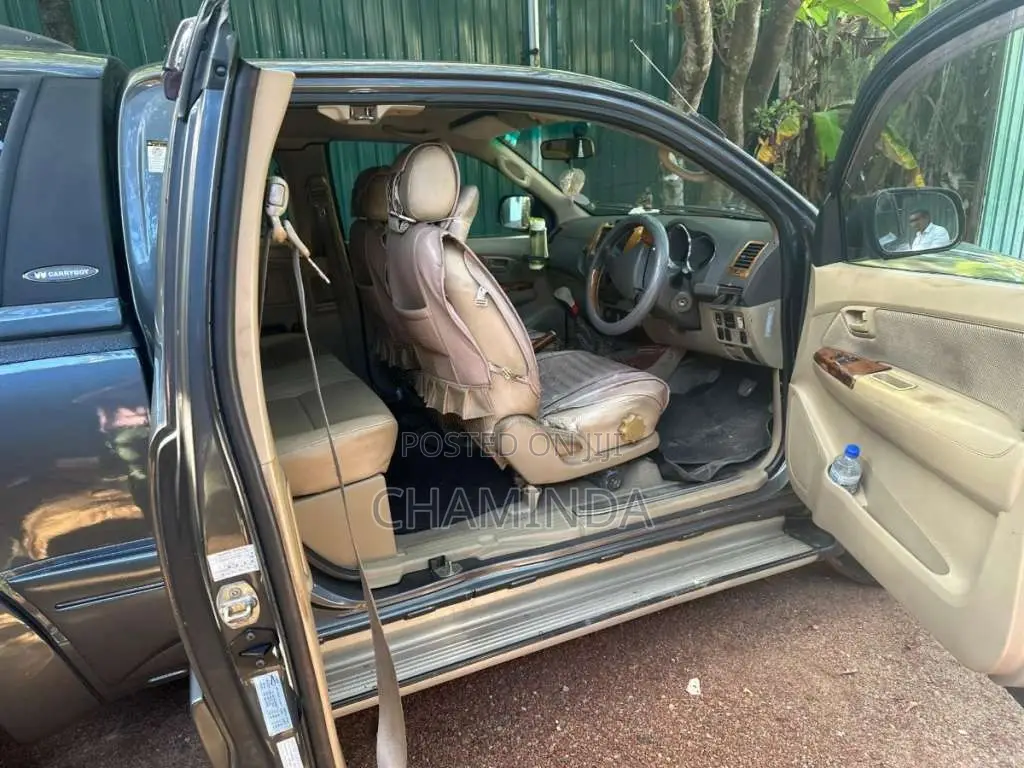 Toyota Hilux 2010 Pickup (Used)