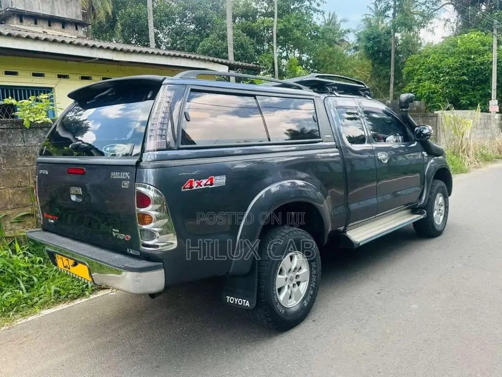Toyota Hilux Vigo Smart Cab 3 0 4WD 2010 Pickup (Used)