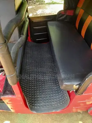 Bajaj Re 2004 Three Wheel (Used)