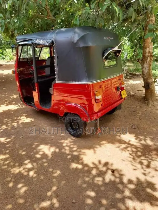 Bajaj Re 2004 Three Wheel (Used)