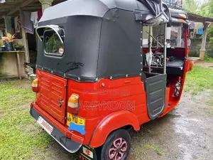 Bajaj RE 205 2011 Three Wheel (Used)