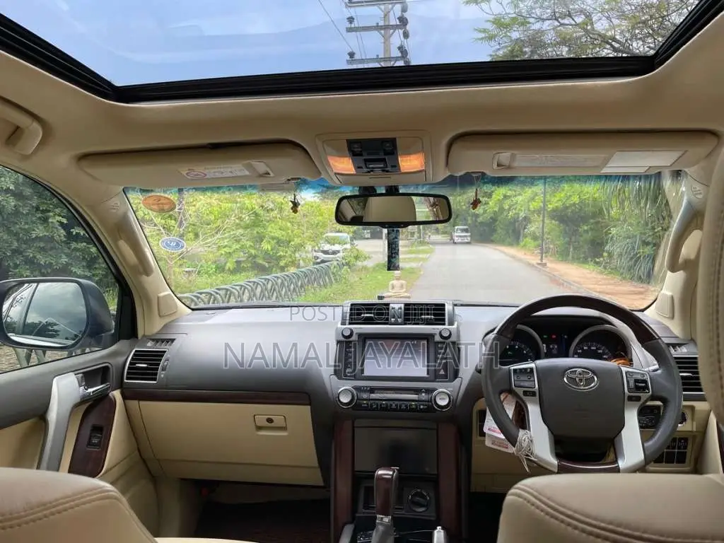 Toyota Land Cruiser 2015 SUV (Used)