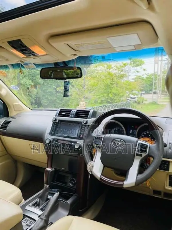 Toyota Land Cruiser 2015 SUV (Used)