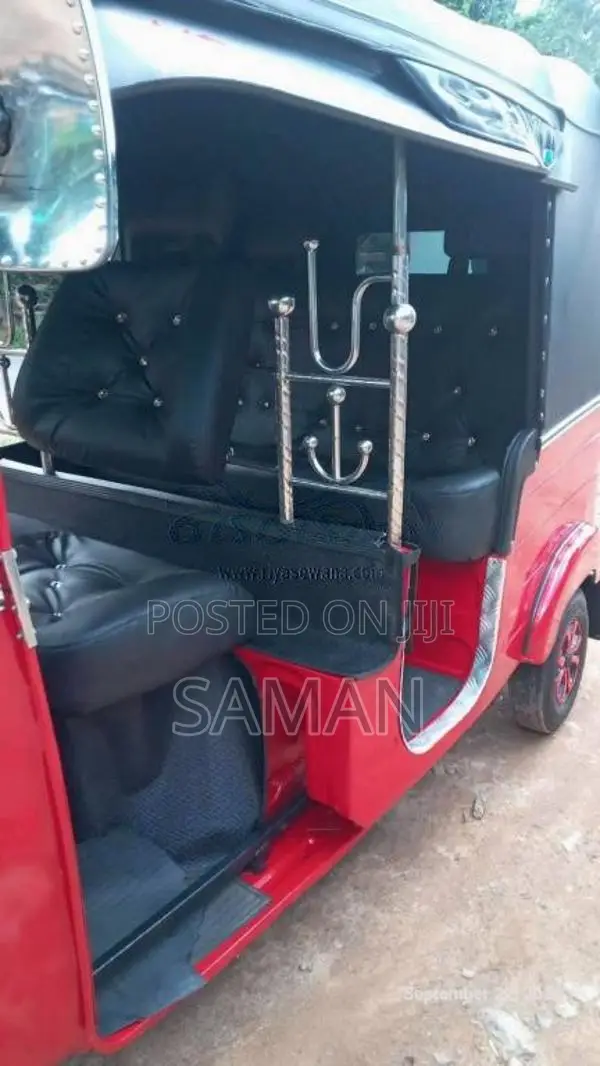 Bajaj RE 205 2011 Three Wheel (Used)