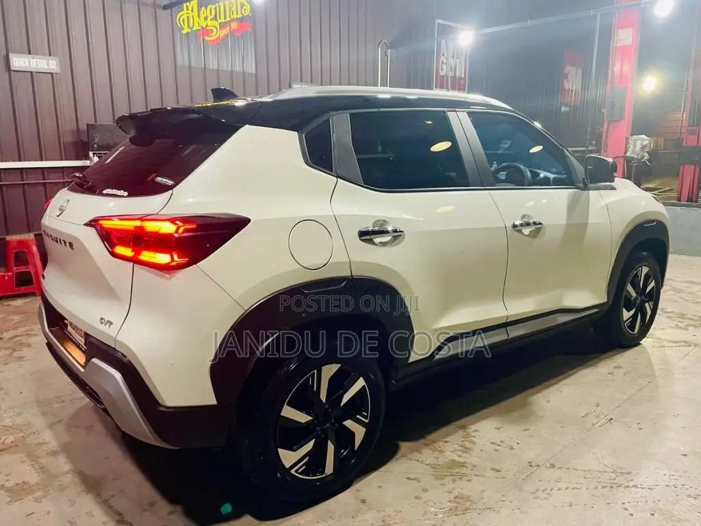 Nissan Magnite N-CONNECTA CVT TURBO 2025 SUV (Used)
