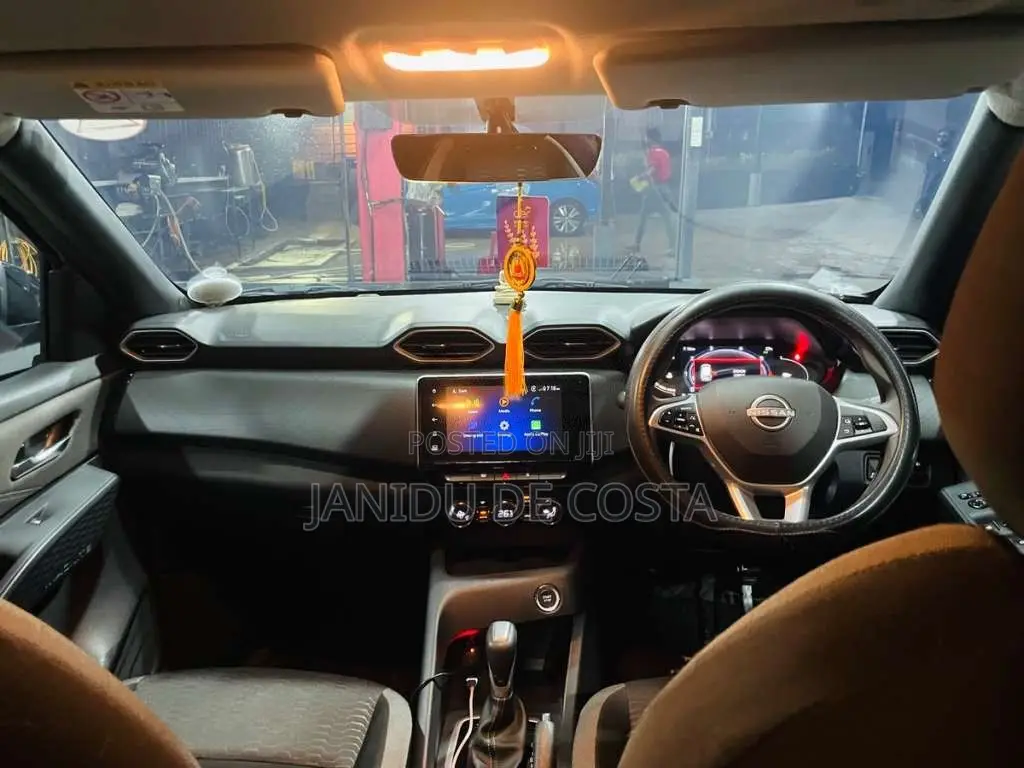 Nissan Magnite N-CONNECTA CVT TURBO 2025 SUV (Used)