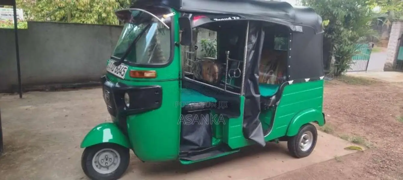 Bajaj RE 205 2014 Three Wheel (Used)