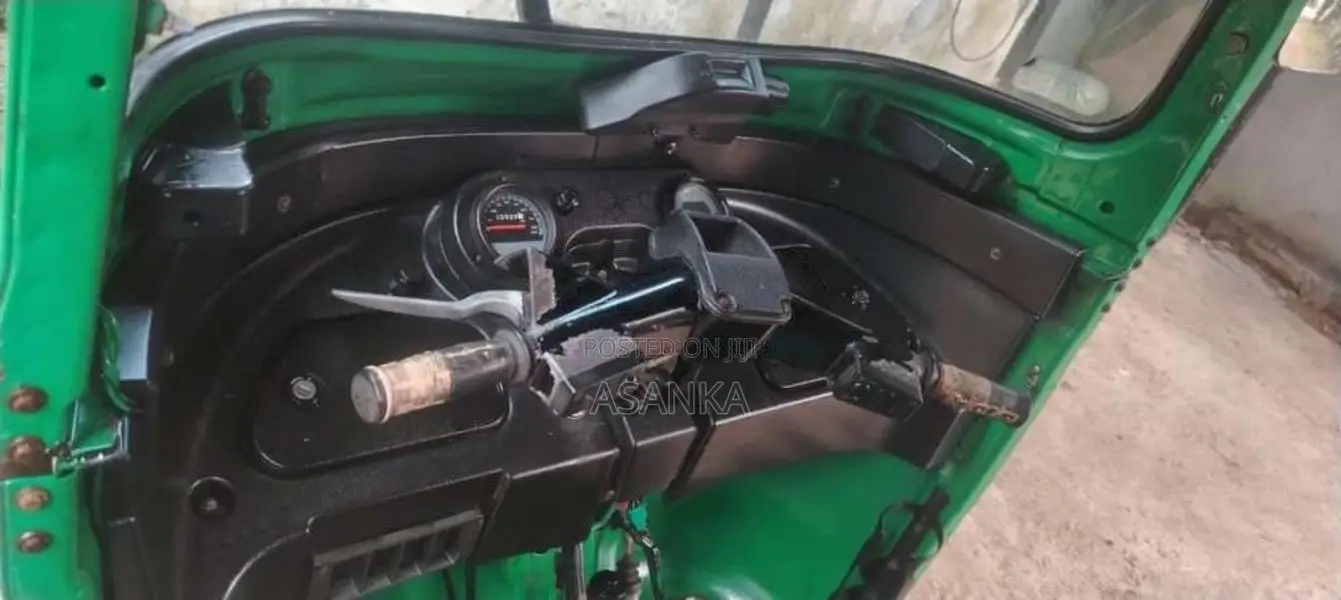Bajaj RE 205 2014 Three Wheel (Used)