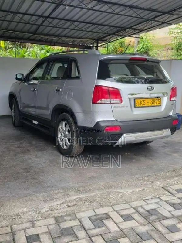 Kia Sorento 2011 SUV (Used)