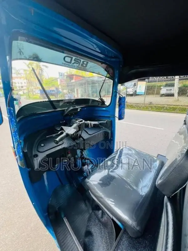 Bajaj Re 4 Stroke 2010 Three Wheel (Used)