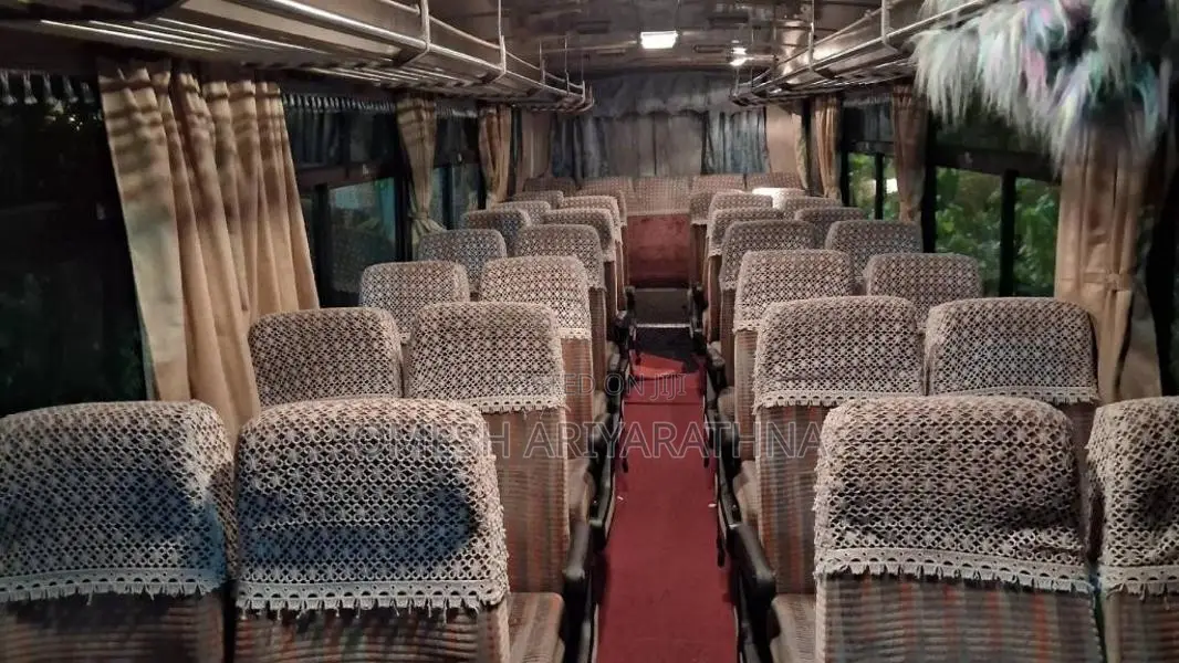 Nissan UD 1990 Bus (Used)