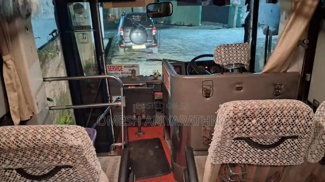 Nissan UD 1990 Bus (Used)