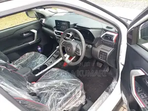 Toyota Raize Hybrid 2025 SUV (Used)