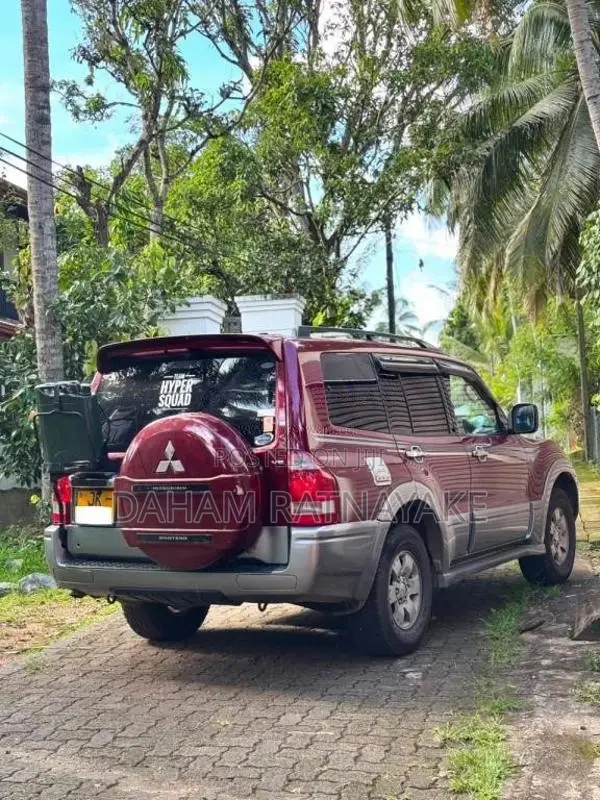 Mitsubishi Montero 2004 SUV (Used)