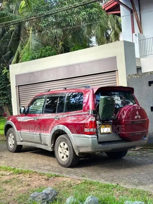 Mitsubishi Montero 2004 SUV (Used)