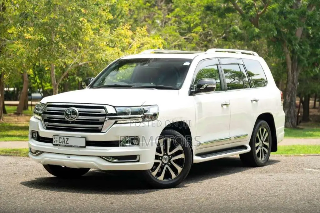 Toyota Land Cruiser V8 ZX 2017 SUV (Used)