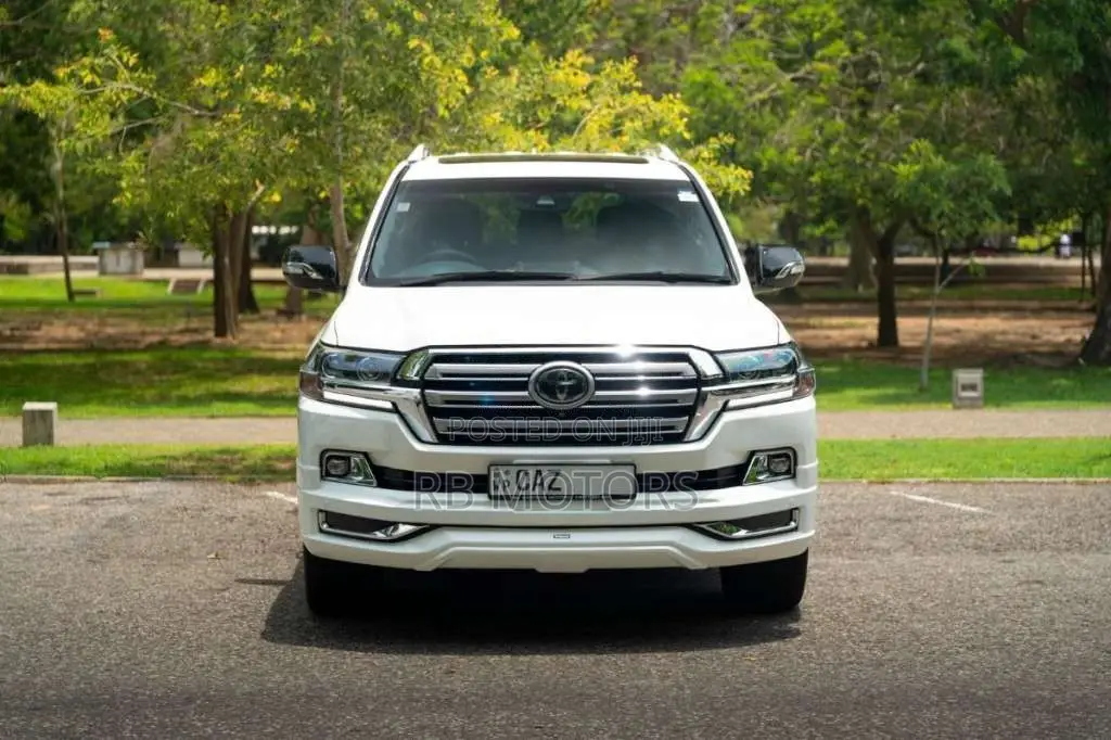 Toyota Land Cruiser V8 ZX 2017 SUV (Used)