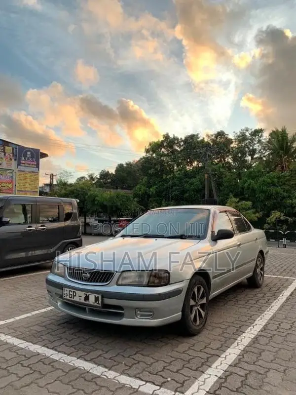 Nissan Sunny FB15 2000 Car (Used)