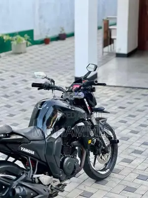 Yamaha FZ Version 2.0 2016 Motorbike (Used)
