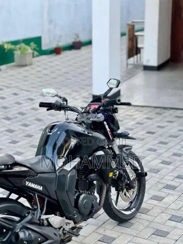 Yamaha FZ Version 2.0 2016 Motorbike (Used)