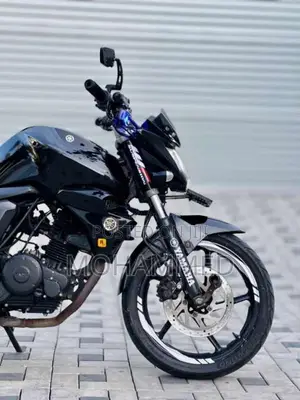 Yamaha FZ Version 2.0 2016 Motorbike (Used)