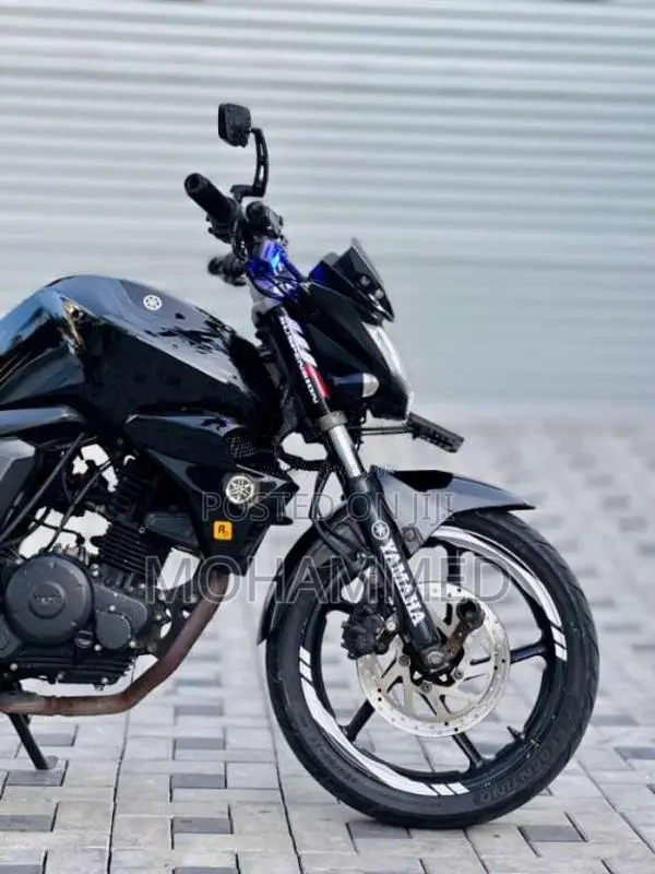 Yamaha FZ Version 2.0 2016 Motorbike (Used)