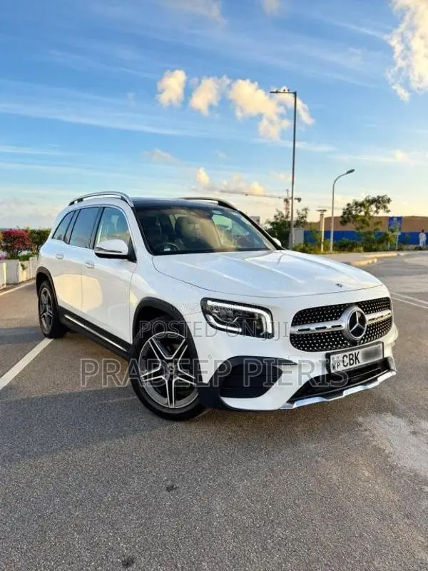 Mercedes-Benz GLB200 AMG LINE 2020 SUV (Used)