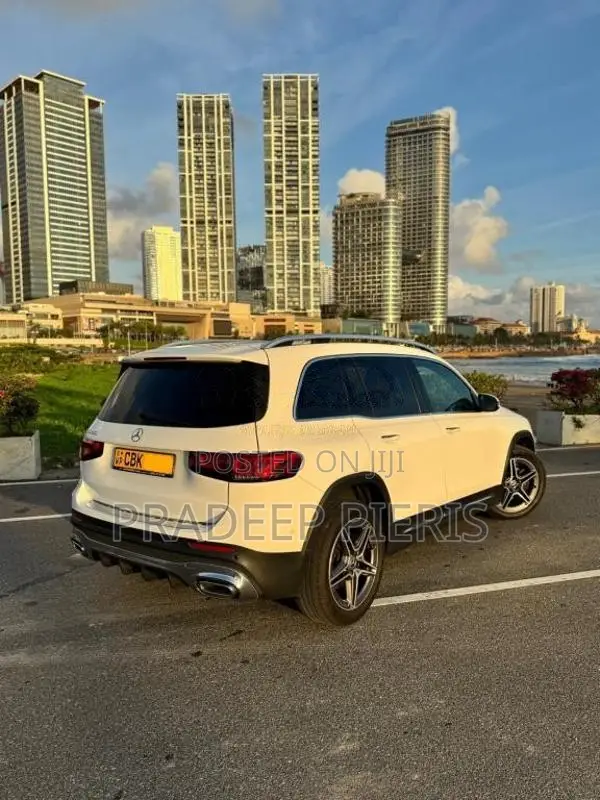 Mercedes-Benz GLB200 AMG LINE 2020 SUV (Used)