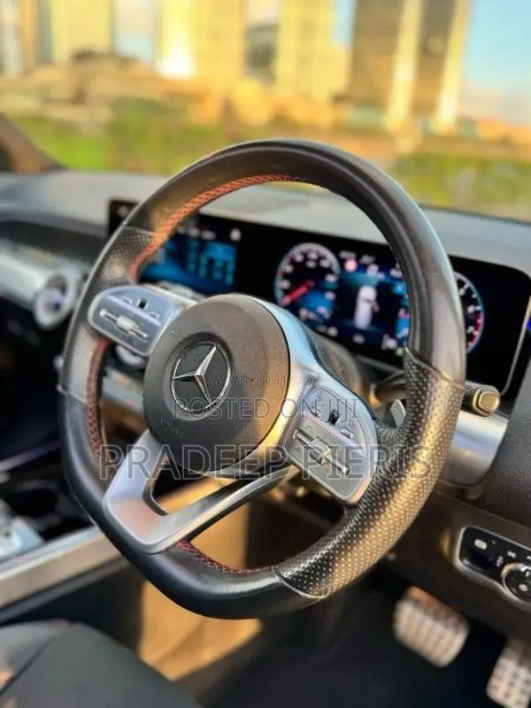 Mercedes-Benz GLB200 AMG LINE 2020 SUV (Used)