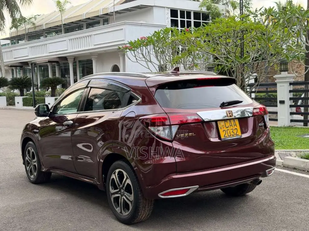 Honda Vezel 2014 SUV (Used)