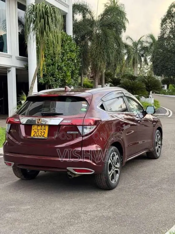 Honda Vezel 2014 SUV (Used)