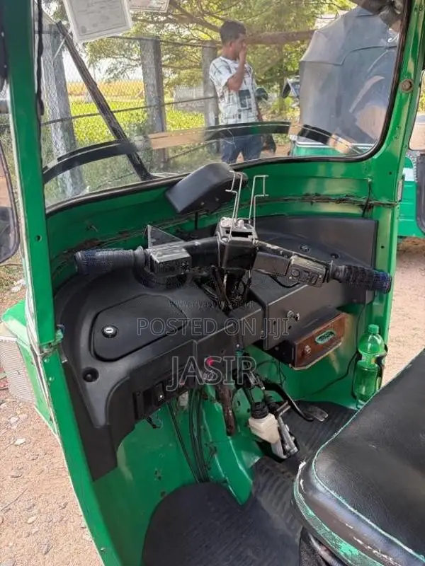 Bajaj RE 4 Stroke 2010 Three Wheel (Used)