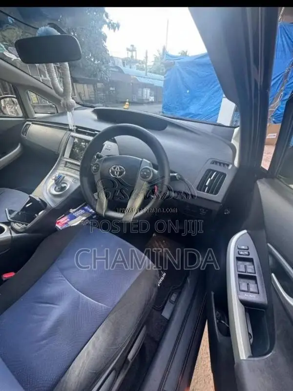 Toyota Prius 2014 Car (Used)