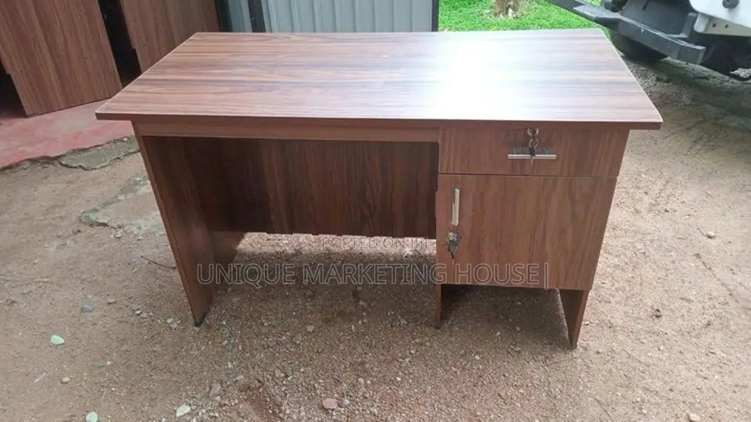 Modern 4x2 Ft Melamine Dark Office Table
