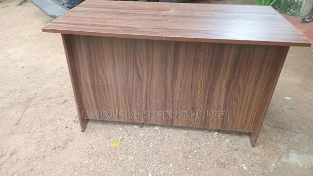 Modern 4x2 Ft Melamine Dark Office Table