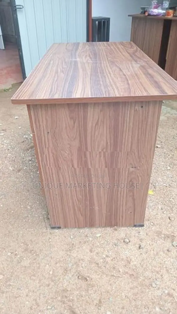 Modern 4x2 Ft Melamine Dark Office Table