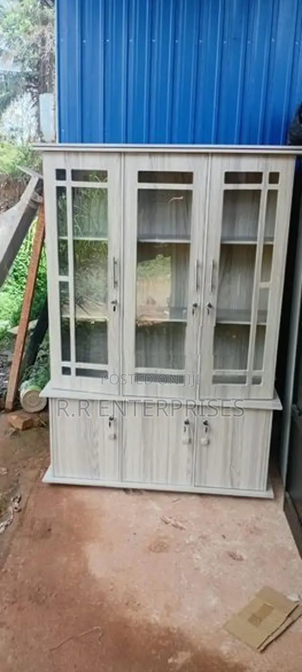 12mm Display Cupboard 3 Door