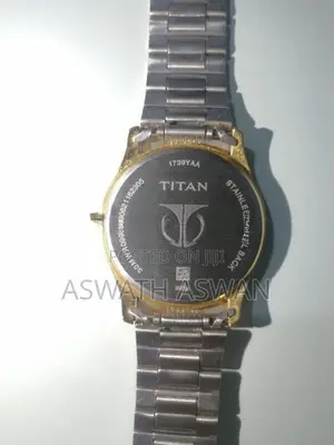 Titan Quartz Wristwatch