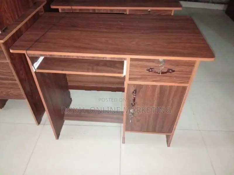 Computer Table (Q-47)